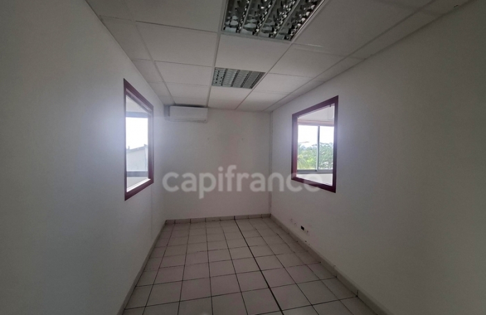Location Bureaux 116m&sup2; 7 pièces Le Lamentin