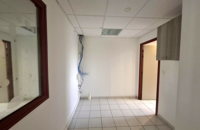 Location Bureaux 116m&sup2; 7 pièces Le Lamentin