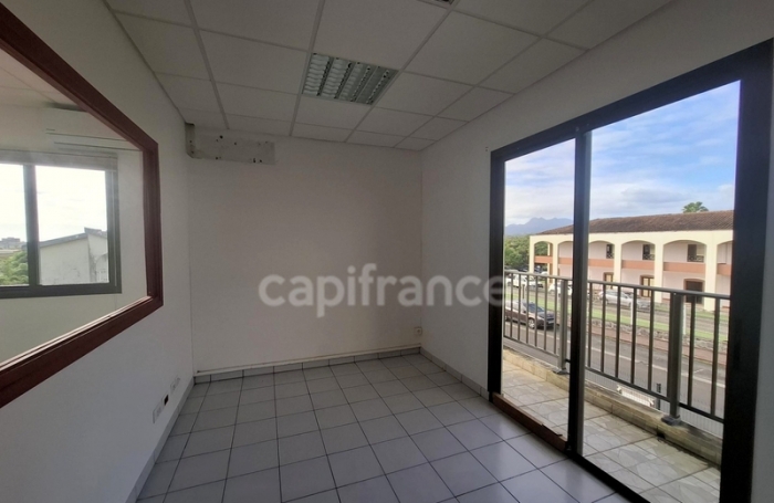 Location Bureaux 116m&sup2; 7 pièces Le Lamentin