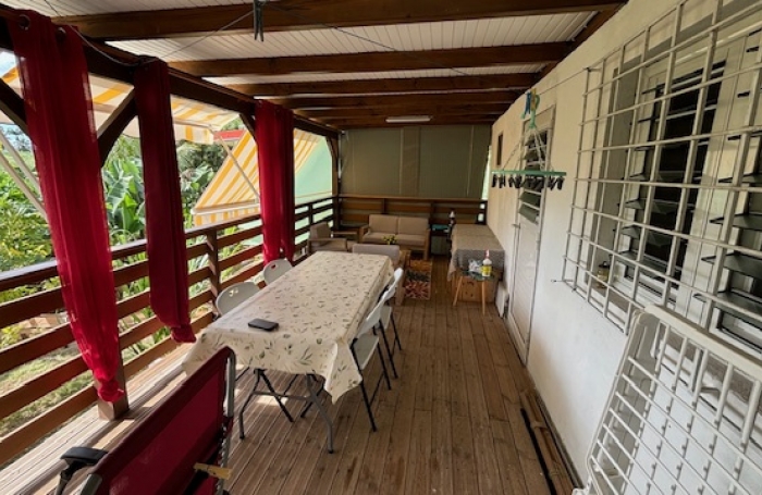 Charmante maison F3 vendue meubl&eacute;e et r&eacute;nov&eacute;e   PETIT-BOURG