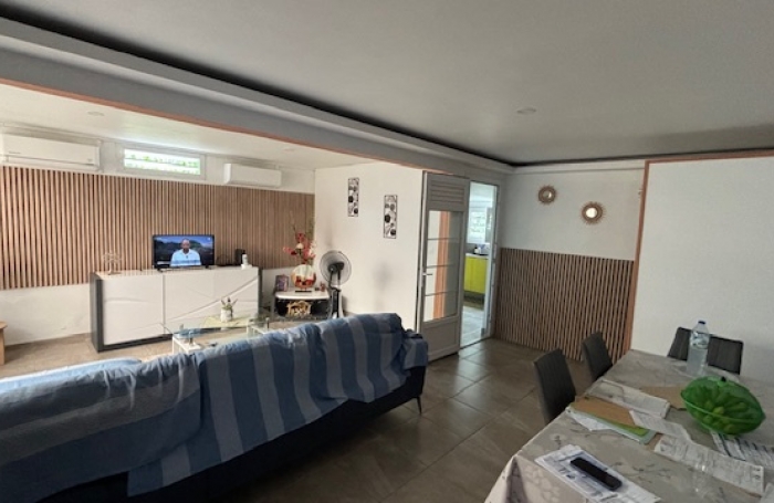 Charmante maison F3 vendue meubl&eacute;e et r&eacute;nov&eacute;e   PETIT-BOURG