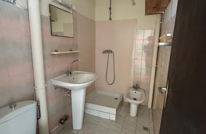 Grand studio id&eacute;alement quartier Didier