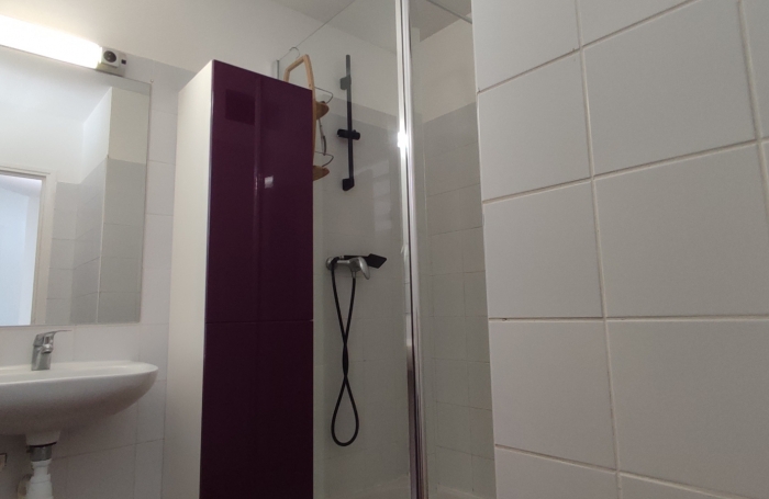 Grand T2 meubl&eacute; d'environ 70m2 proche du golf des Trois-&icirc;lets