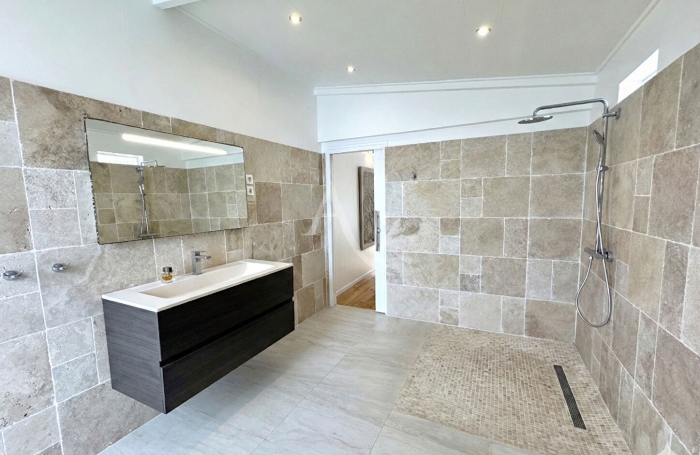 Vente Maison 255m&sup2; 7 pi&egrave;ces La Trinit&eacute;