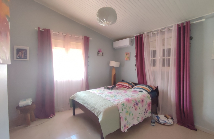 Jolie Villa avec piscine privative - secteur LAMENTIN/SAINT-JOSEPH- toutes charges comprises.