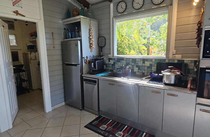Magnifique villa F4 avec  piscine, vue mer et garage en parfaite &eacute;tat