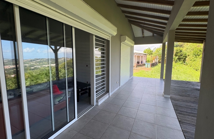 Maison r&eacute;cente de plain-pied - lou&eacute;e non meubl&eacute;- Le Robert