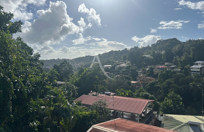 Vente Maison 150m&sup2; 6 pi&egrave;ces Fort de france