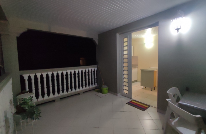 F2 meubl&eacute; avec terrasse BELLEVUE