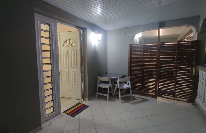 F2 meubl&eacute; avec terrasse BELLEVUE