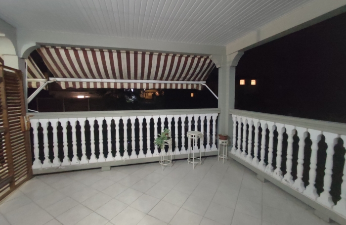 F2 meubl&eacute; avec terrasse BELLEVUE