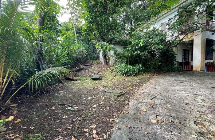 Maison atypique de type F12 avec travaux