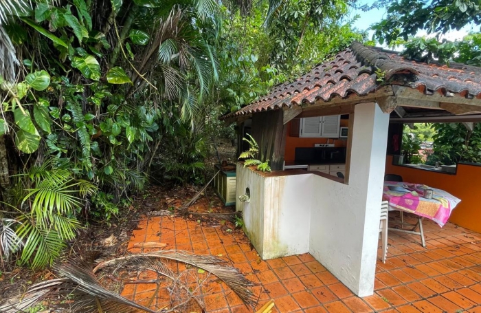 Maison atypique de type F12 avec travaux