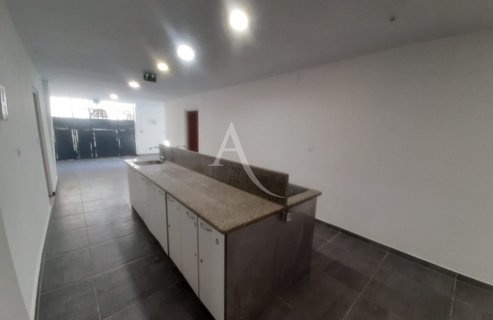 Vente Local commercial 197m&sup2; 7 pi&egrave;ces Fort de france