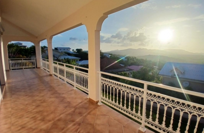 Location Maison 94.58m&sup2; 4 pièces Rivi&egrave;re Sal&eacute;e