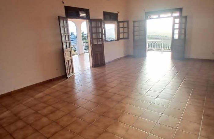 Location Maison 94.58m&sup2; 4 pièces Rivi&egrave;re Sal&eacute;e