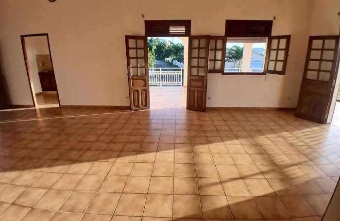 Location Maison 94.58m&sup2; 4 pièces Rivi&egrave;re Sal&eacute;e