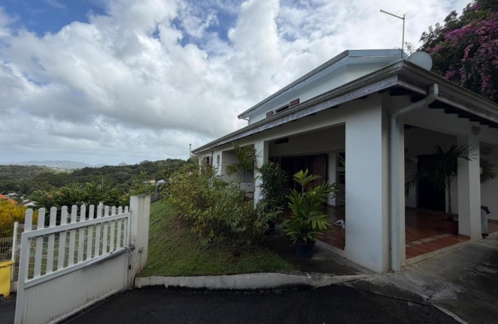 Vente Maison 109.4m&sup2; 4 pièces Rivi&egrave;re Sal&eacute;e