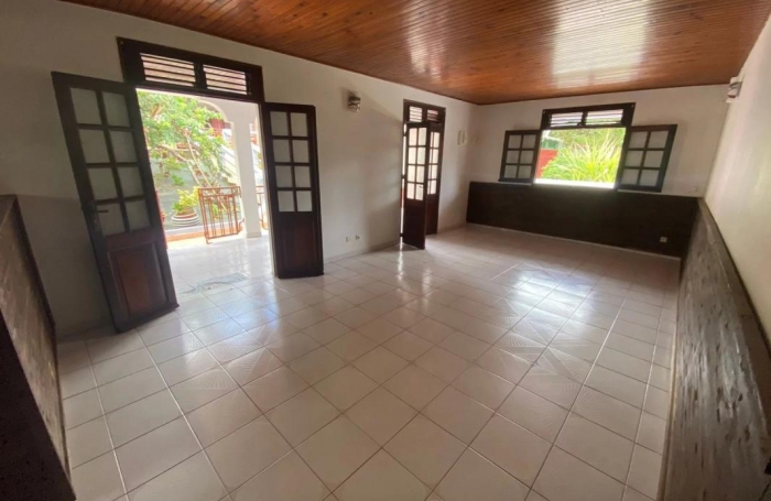 Location Appartement 85m&sup2; 3 pièces Sainte Marie