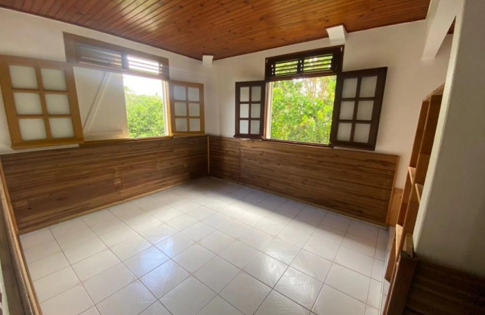 Location Appartement 85m&sup2; 3 pièces Sainte Marie