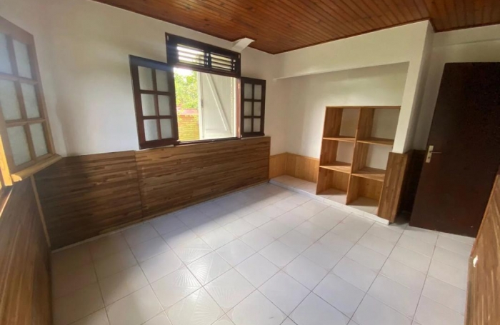 Location Appartement 85m&sup2; 3 pièces Sainte Marie