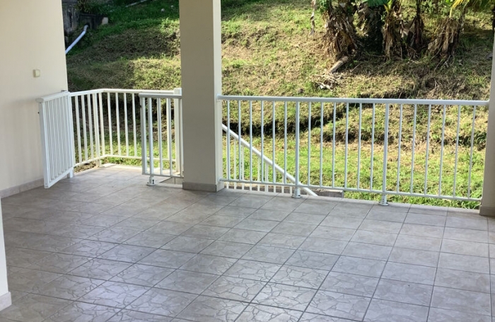 Location Maison 100m&sup2; 4 pi&egrave;ces Rivi&egrave;re Sal&eacute;e