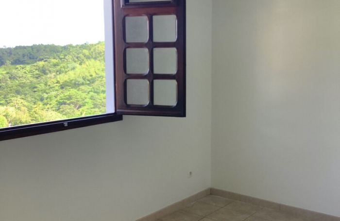 Location Maison 100m&sup2; 4 pi&egrave;ces Rivi&egrave;re Sal&eacute;e