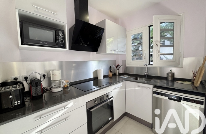 Vente Divers 173m&sup2; 5 pièces Sainte Anne