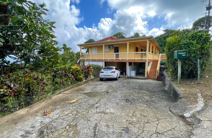 Appartement T4 avec Vue Imprenable sur la Baie   Le Marin