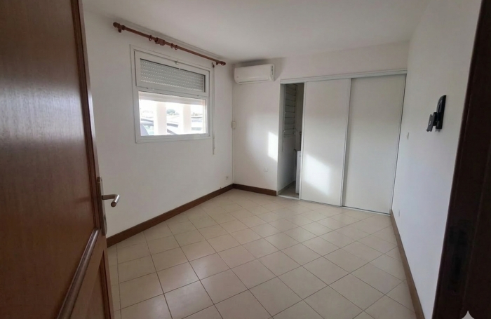 GRAND T4 -BATELIERE avec jardinet