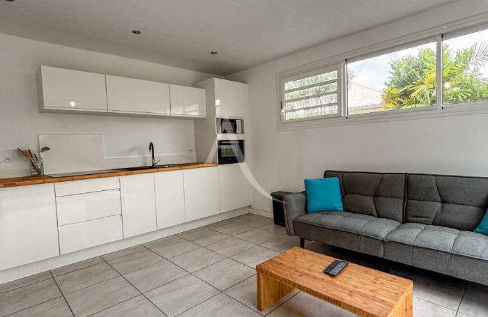 Vente Local commercial 258m&sup2; 10 pi&egrave;ces La Trinit&eacute;