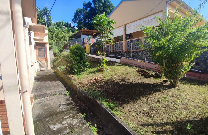 Maison de bourg &agrave; r&eacute;nover