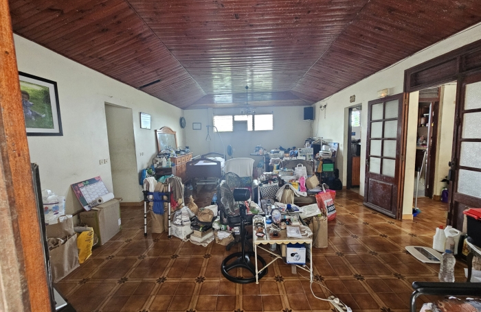 Maison &agrave; renover F5+F2 sur 2 niveaux - LE LAMENTIN