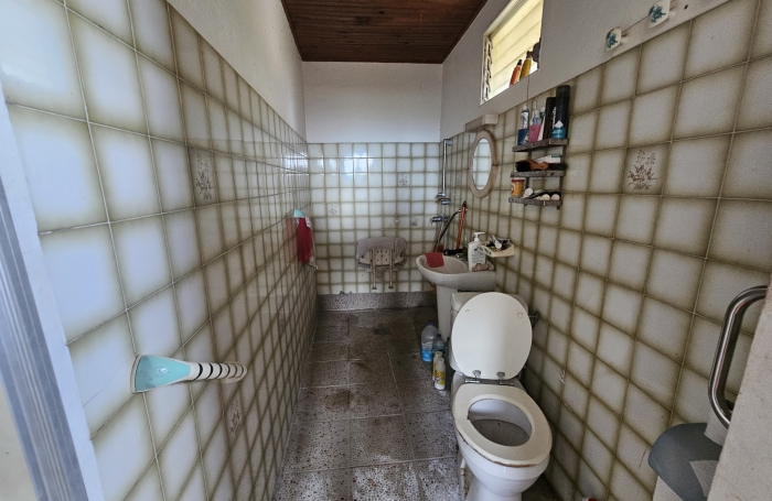 Maison &agrave; renover F5+F2 sur 2 niveaux - LE LAMENTIN