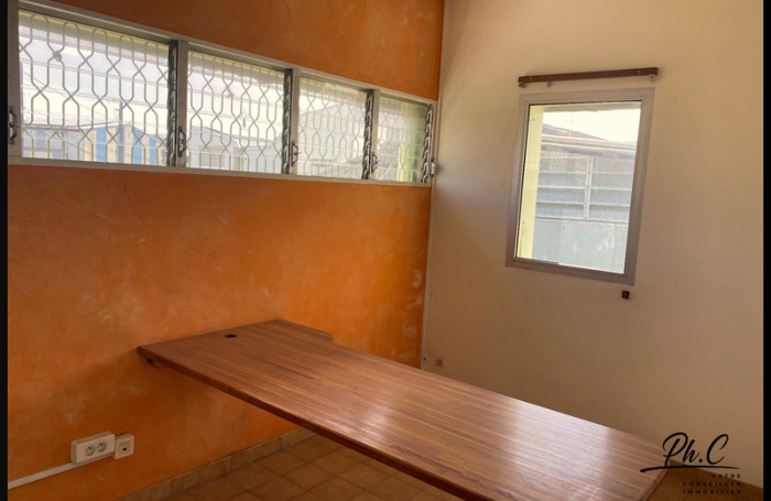 Location Bureaux 65m&sup2; 5 pièces Ducos