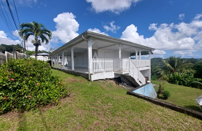 Vente Maison 102.24m&sup2; 4 pi&egrave;ces Saint-Joseph