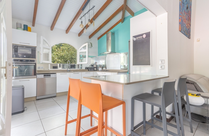 Maison 7 pi&egrave;ces avec piscine a Case Pilote