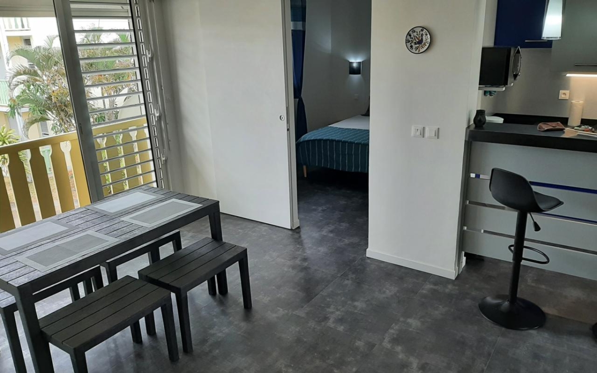 Sainte-Luce T2 r&eacute;nov&eacute; &agrave; 1 min de la plage - 268 K&euro;