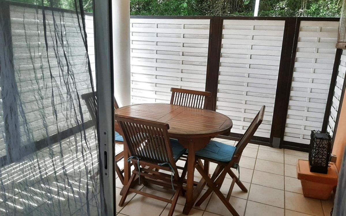 Les Trois-&Icirc;lets F2 meubl&eacute; avec terrasse et parking 198 000 &euro;