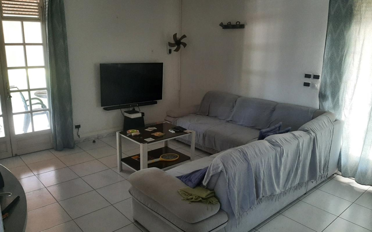 Rivi&egrave;re-Sal&eacute;e Maison T6 avec terrasse et jardin 359 000 &euro; FA