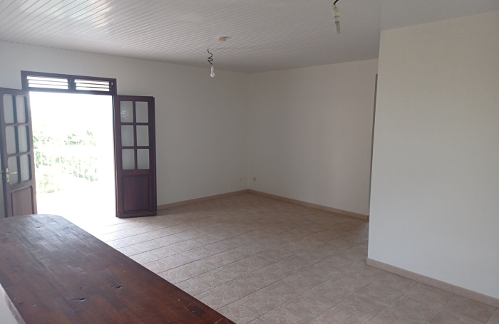 Location Appartement 100m&sup2; 4 pi&egrave;ces Rivi&egrave;re Sal&eacute;e