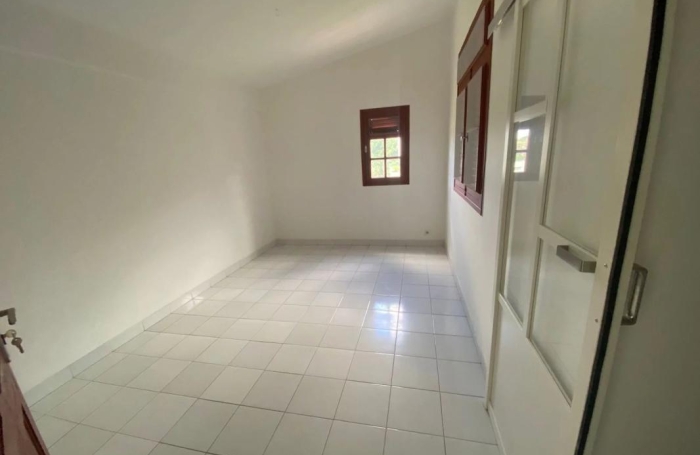 Location Bureaux 267m&sup2; 10 pièces Schoelcher