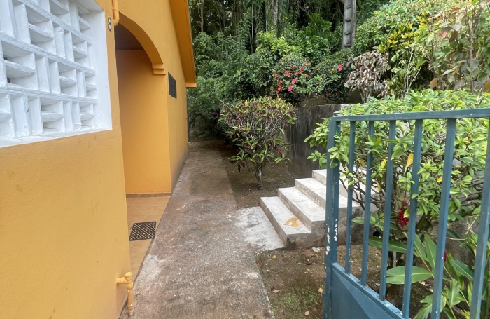 Grand T4 avec fort-potentiel &agrave; acheter &agrave; Rivi&egrave;re-Sal&eacute;e