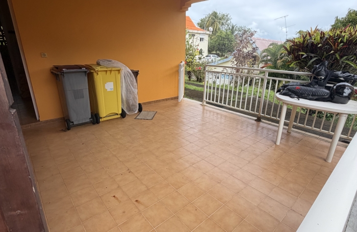 Grand T4 avec fort-potentiel &agrave; acheter &agrave; Rivi&egrave;re-Sal&eacute;e