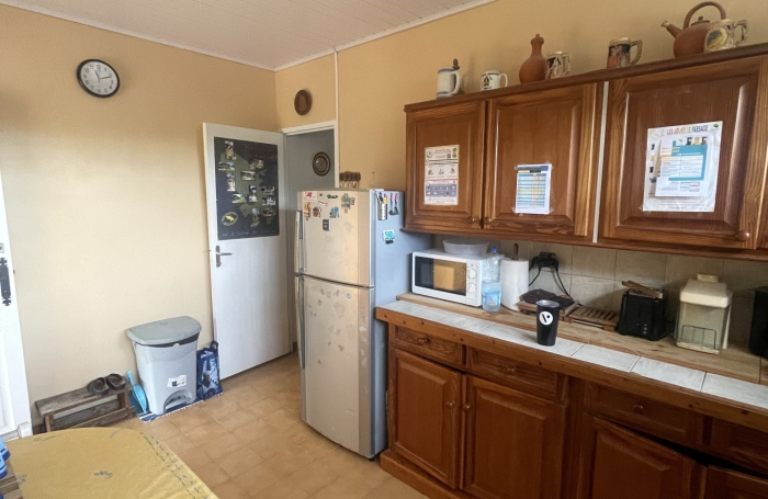 Grand T4 avec fort-potentiel &agrave; acheter &agrave; Rivi&egrave;re-Sal&eacute;e