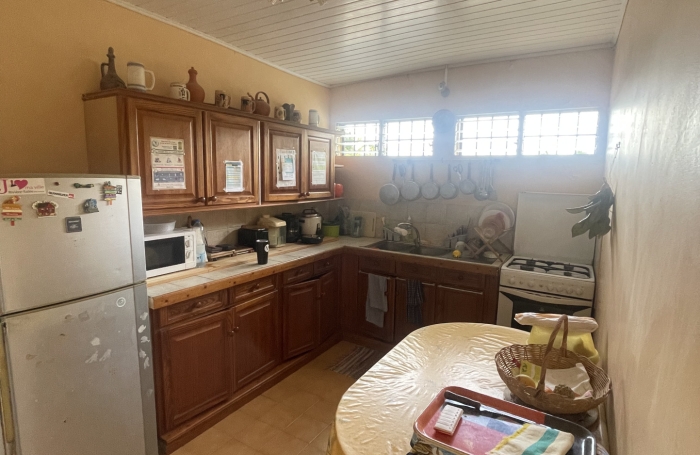 Grand T4 avec fort-potentiel &agrave; acheter &agrave; Rivi&egrave;re-Sal&eacute;e