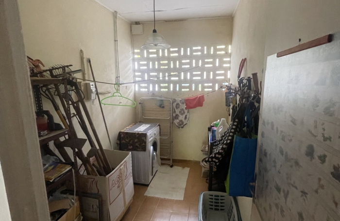 Grand T4 avec fort-potentiel &agrave; acheter &agrave; Rivi&egrave;re-Sal&eacute;e