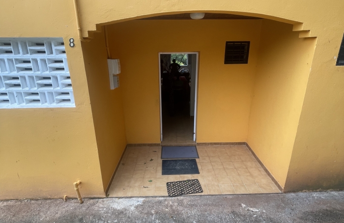 Grand T4 avec fort-potentiel &agrave; acheter &agrave; Rivi&egrave;re-Sal&eacute;e