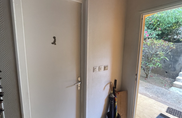 Grand T4 avec fort-potentiel &agrave; acheter &agrave; Rivi&egrave;re-Sal&eacute;e