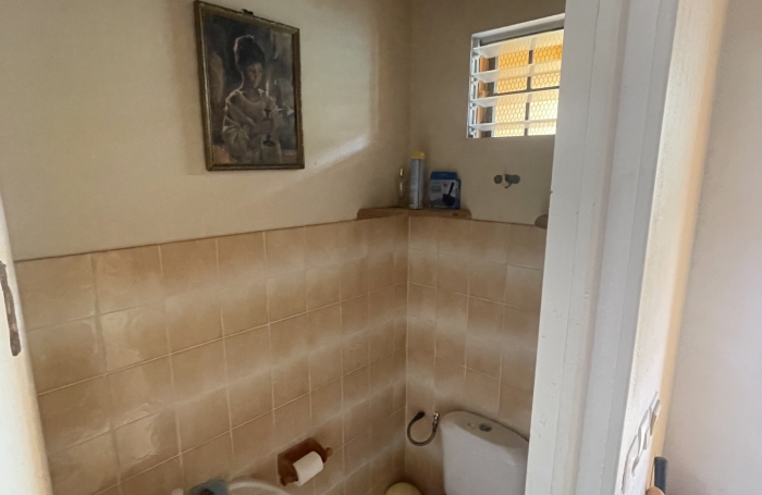 Grand T4 avec fort-potentiel &agrave; acheter &agrave; Rivi&egrave;re-Sal&eacute;e